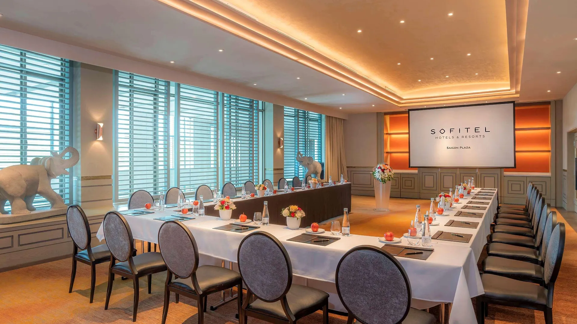 Отель Sofitel Saigon Plaza Хошимин
