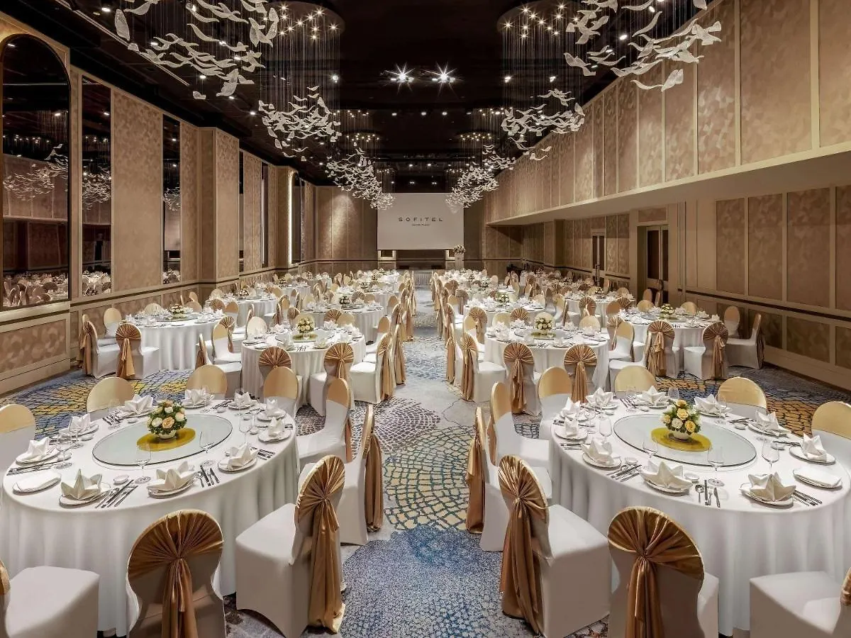 *****  Отель Sofitel Saigon Plaza Хошимин Вьетнам