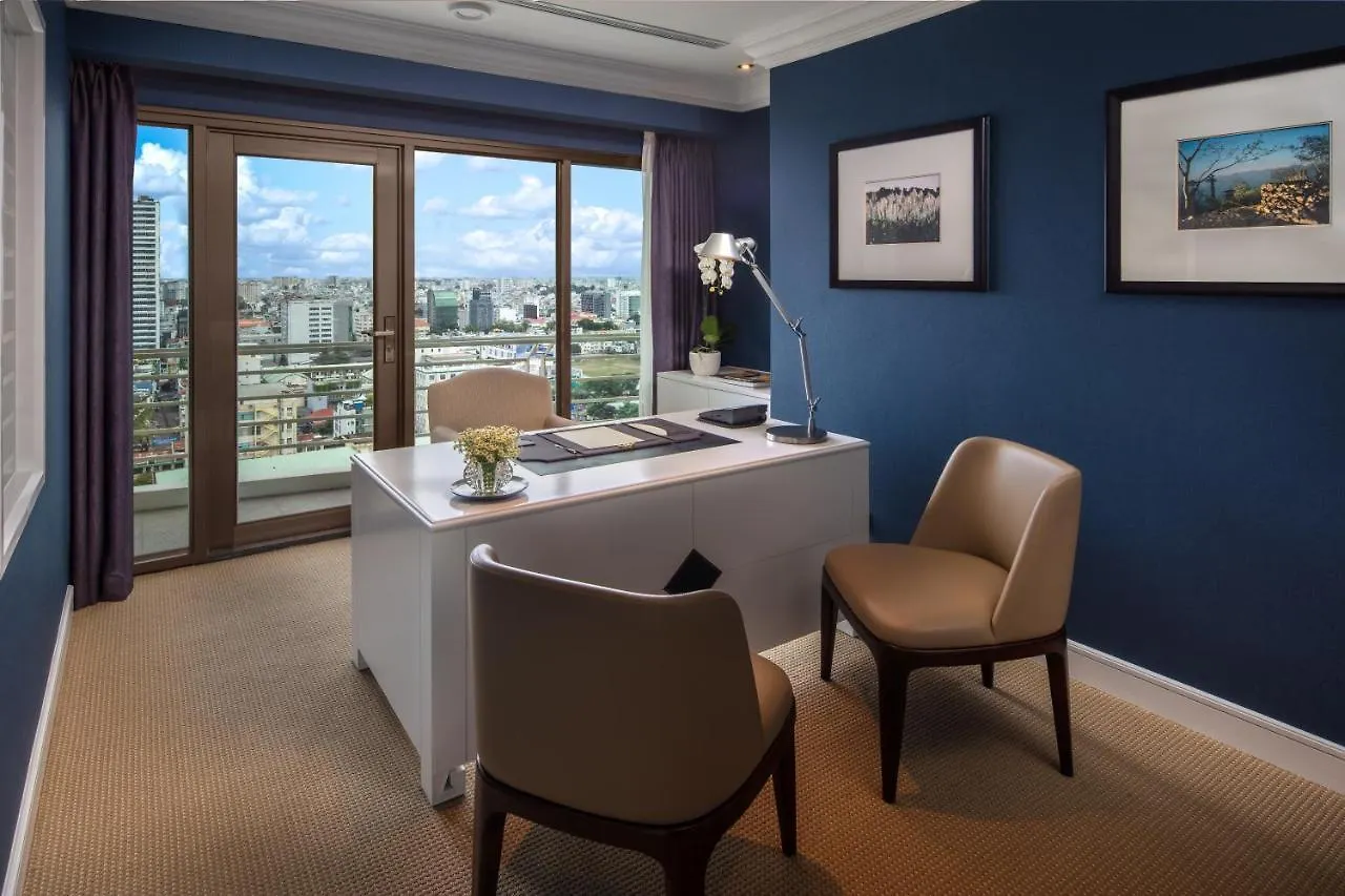Отель Sofitel Saigon Plaza Хошимин 5*,