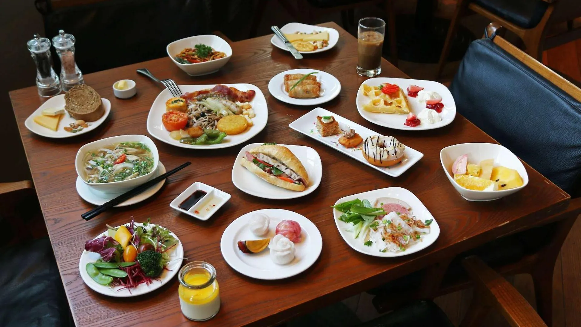 Отель Sofitel Saigon Plaza Хошимин