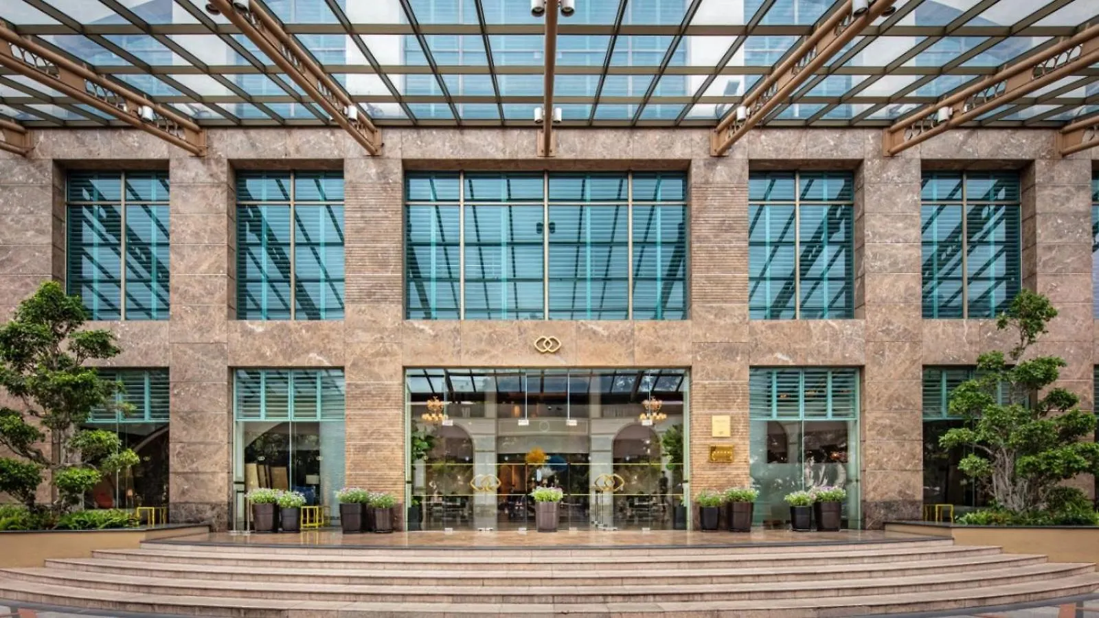 *****  Отель Sofitel Saigon Plaza Хошимин Вьетнам